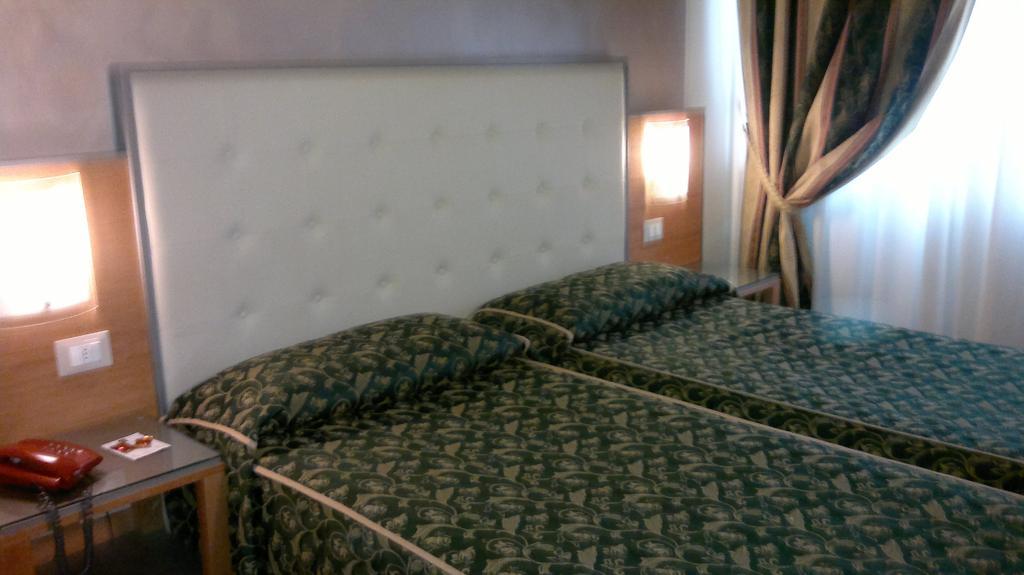 Hotel Riviera Segrate Pokoj fotografie